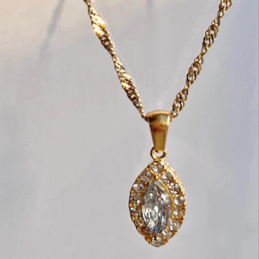 Collier Marquise Élégance