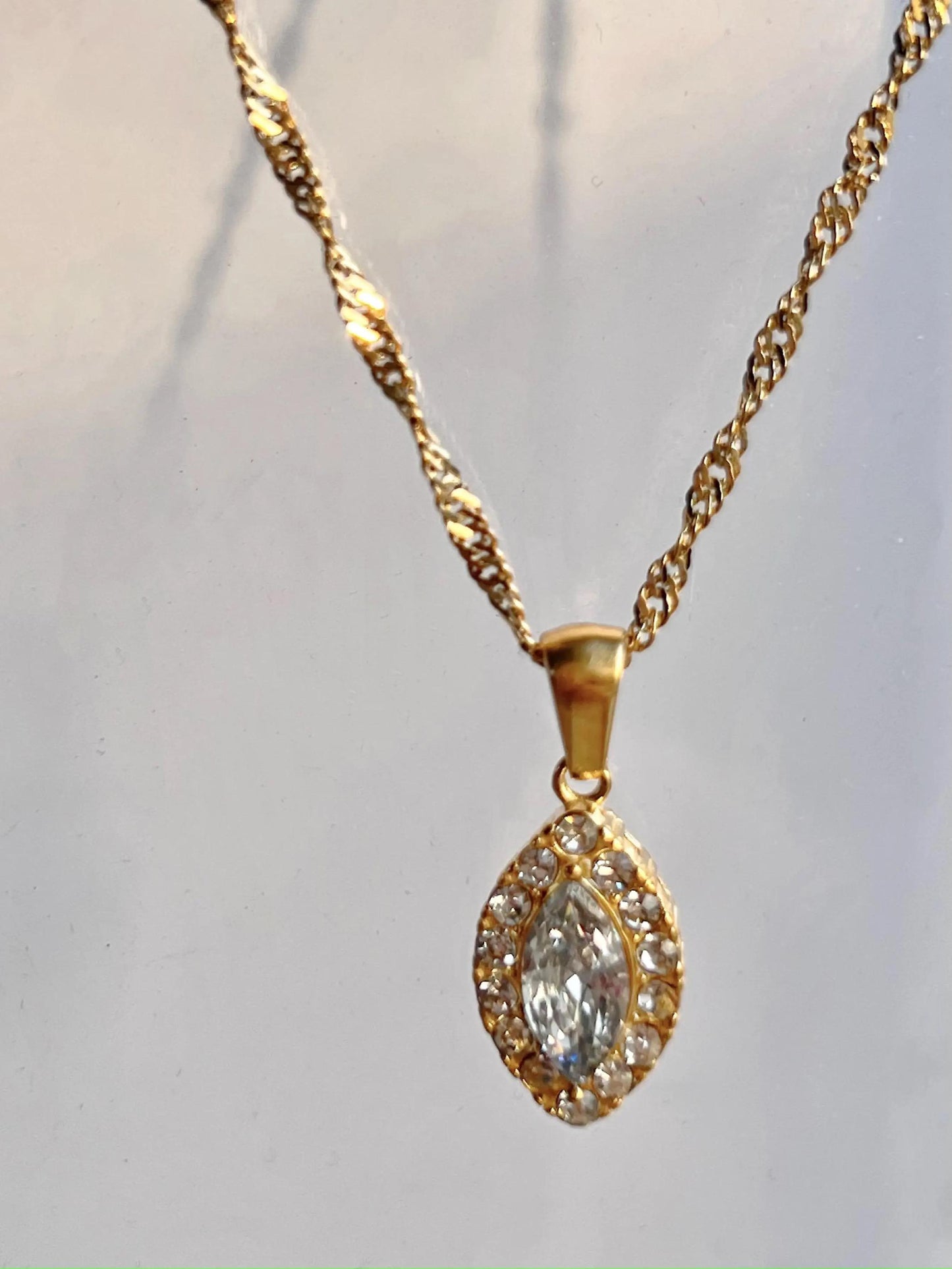 Collier Marquise Élégance