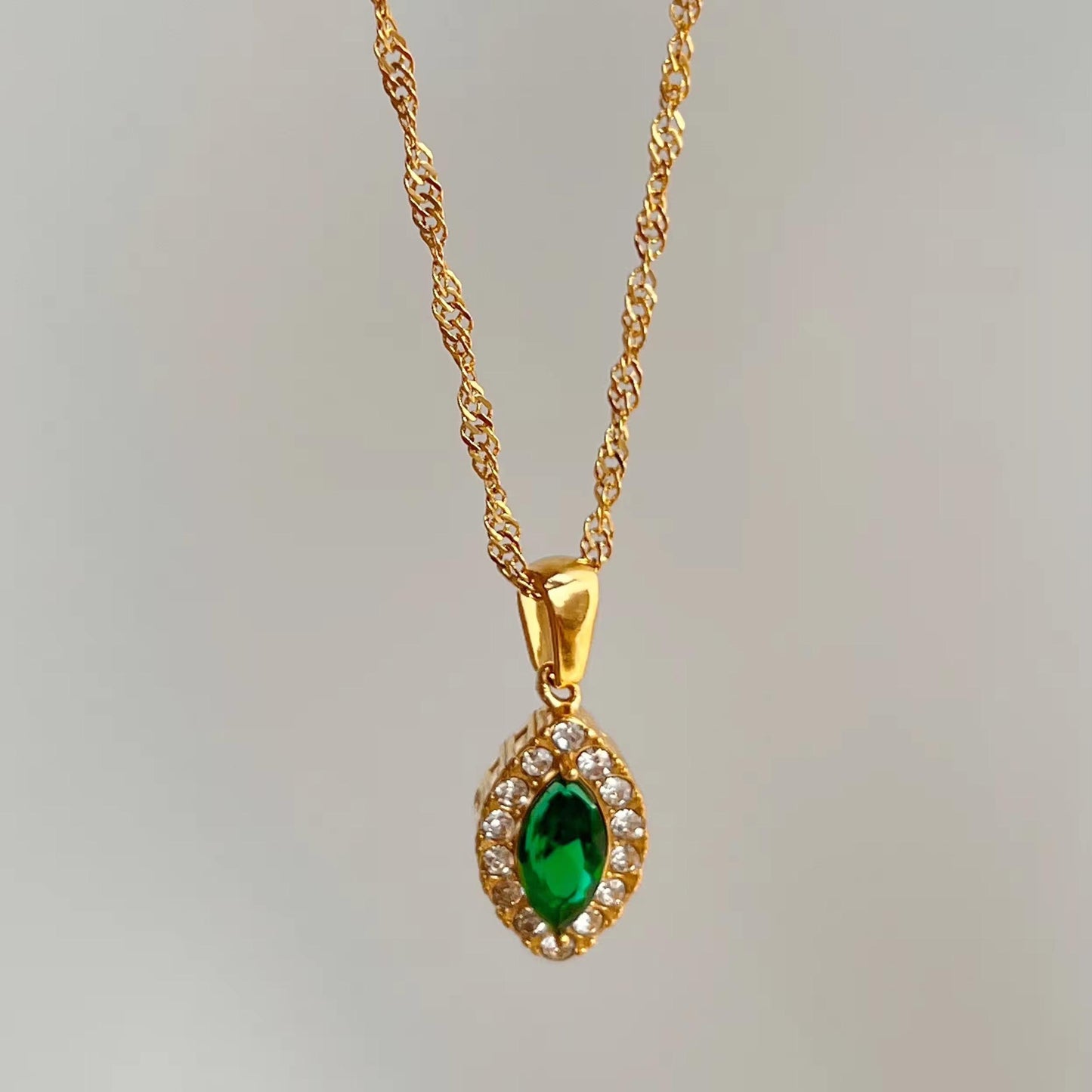 Collier Marquise Élégance