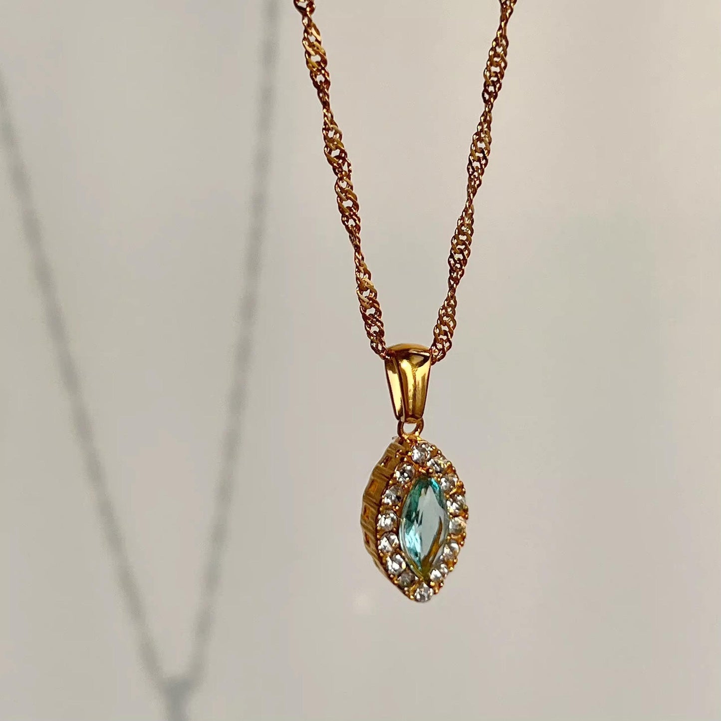 Collier Marquise Élégance
