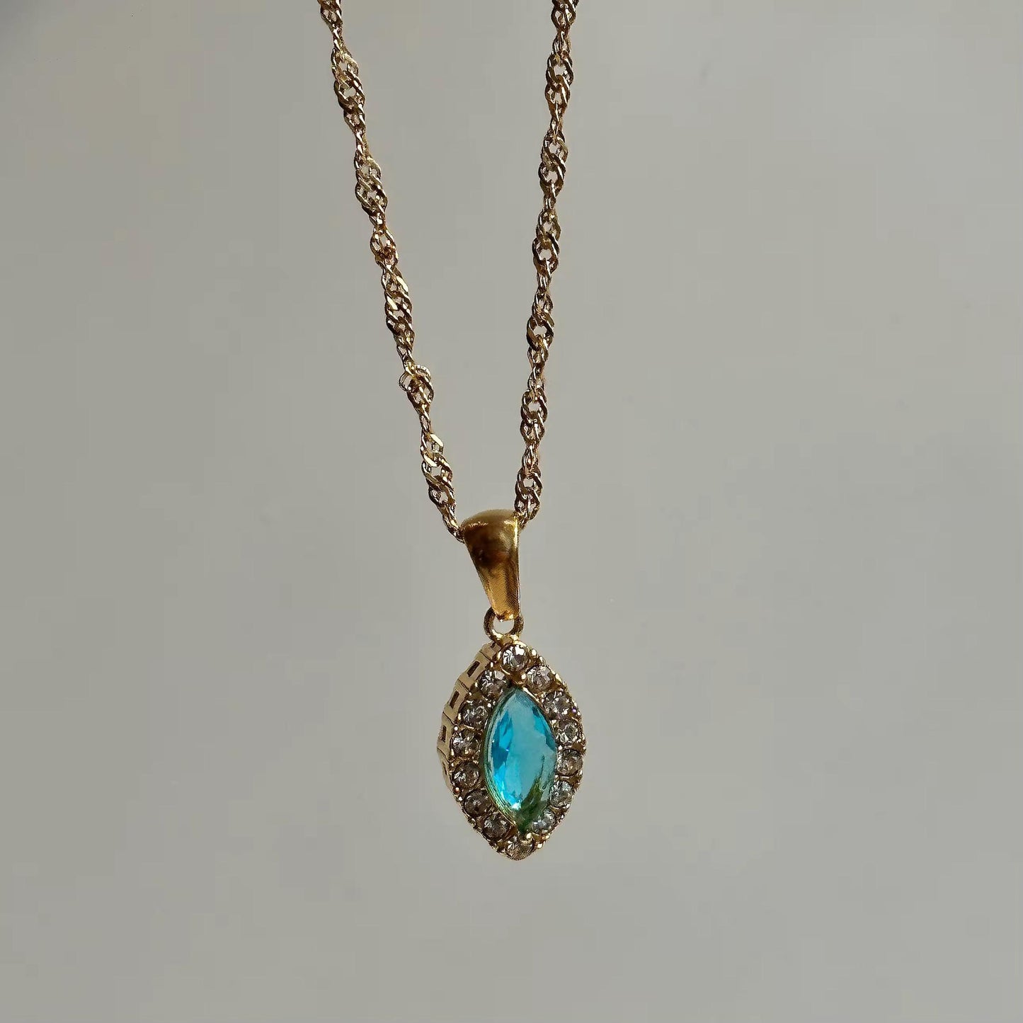 Collier Marquise Élégance